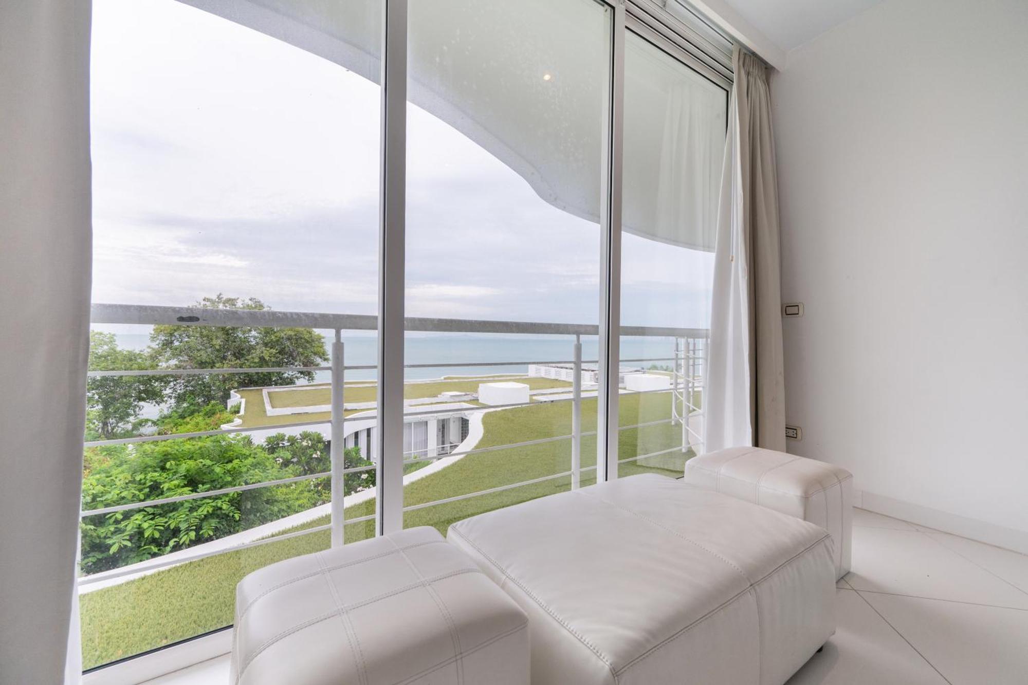 Pure Sunset Beach - Ocean View Room, Pattaya Na Chom Thian Exteriör bild