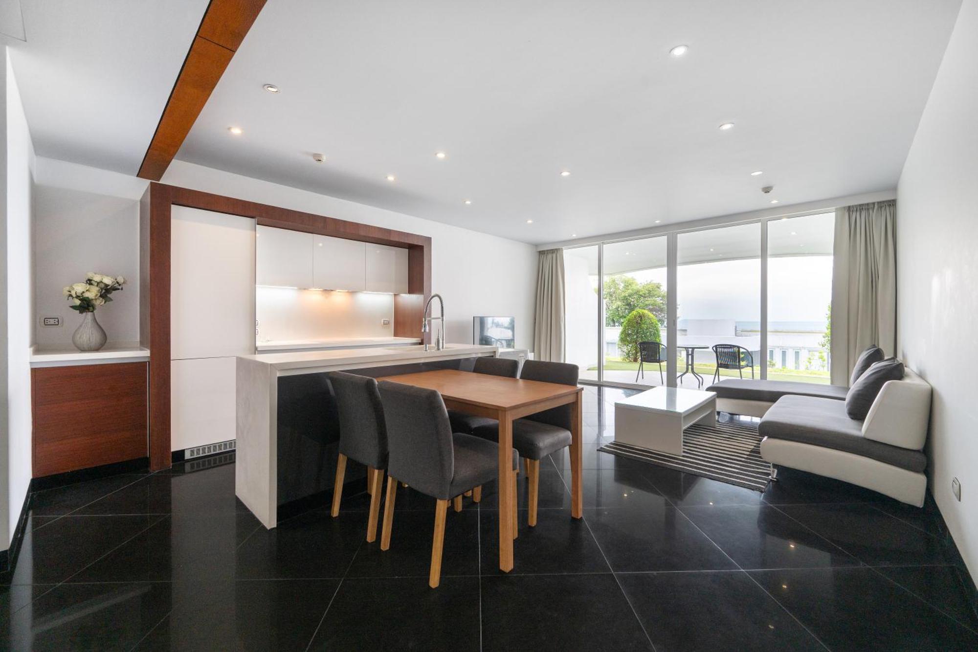Pure Sunset Beach - Ocean View Room, Pattaya Na Chom Thian Exteriör bild