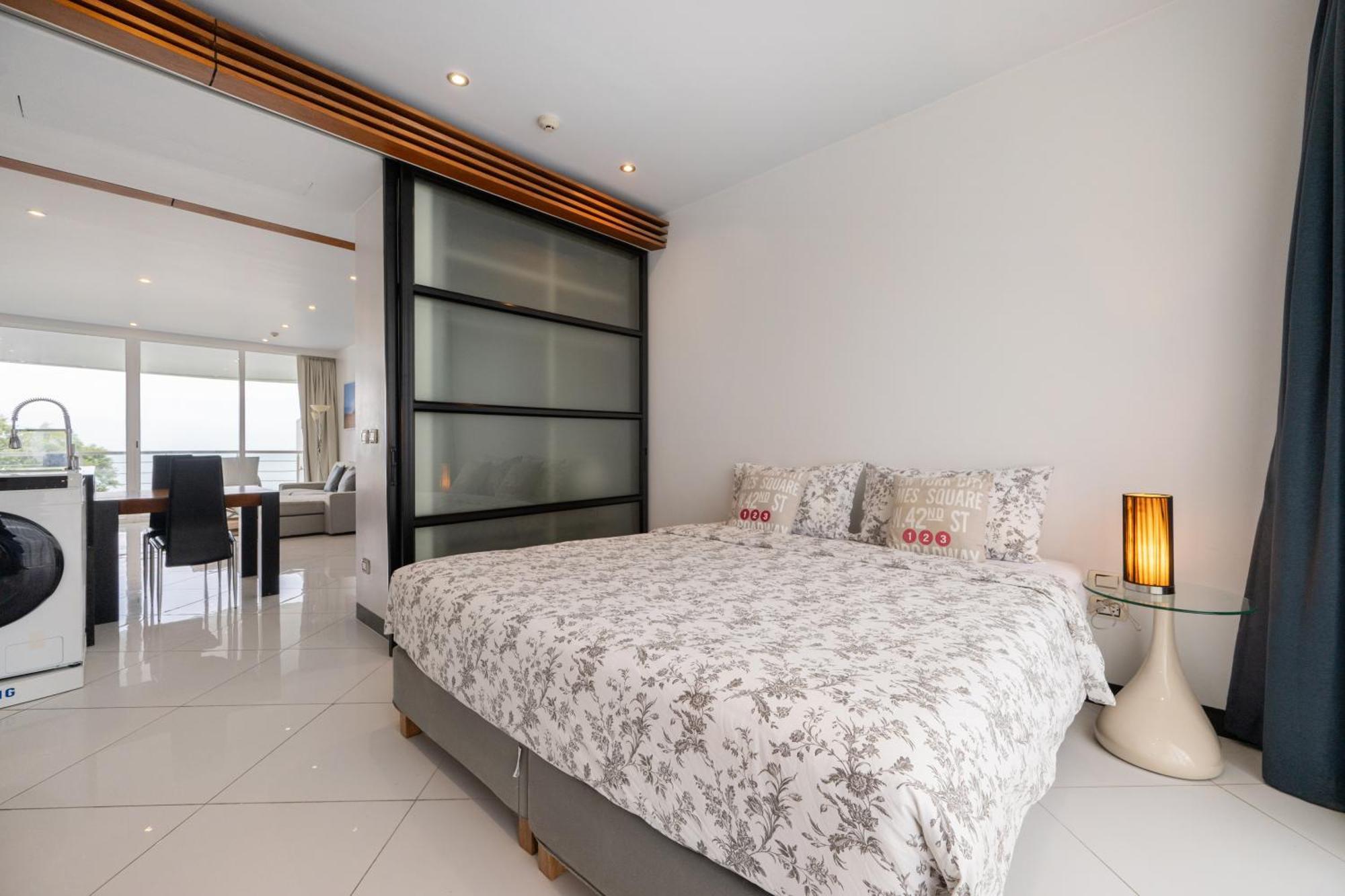 Pure Sunset Beach - Ocean View Room, Pattaya Na Chom Thian Exteriör bild