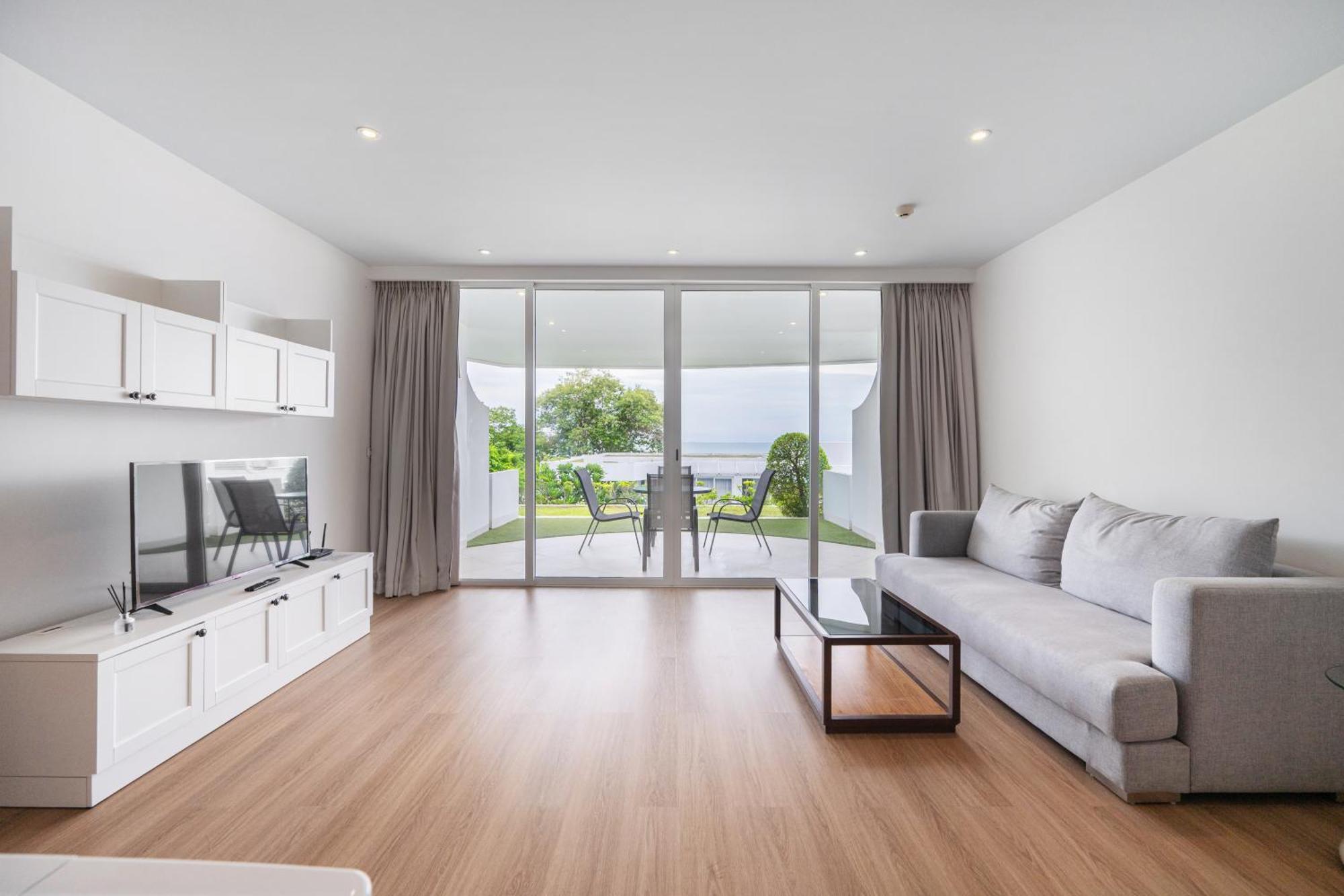 Pure Sunset Beach - Ocean View Room, Pattaya Na Chom Thian Exteriör bild