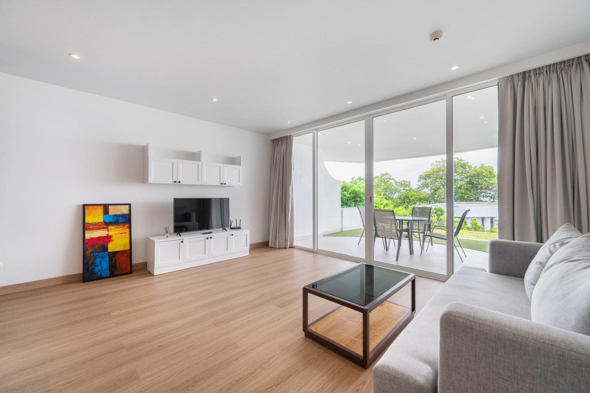 Pure Sunset Beach - Ocean View Room, Pattaya Na Chom Thian Exteriör bild