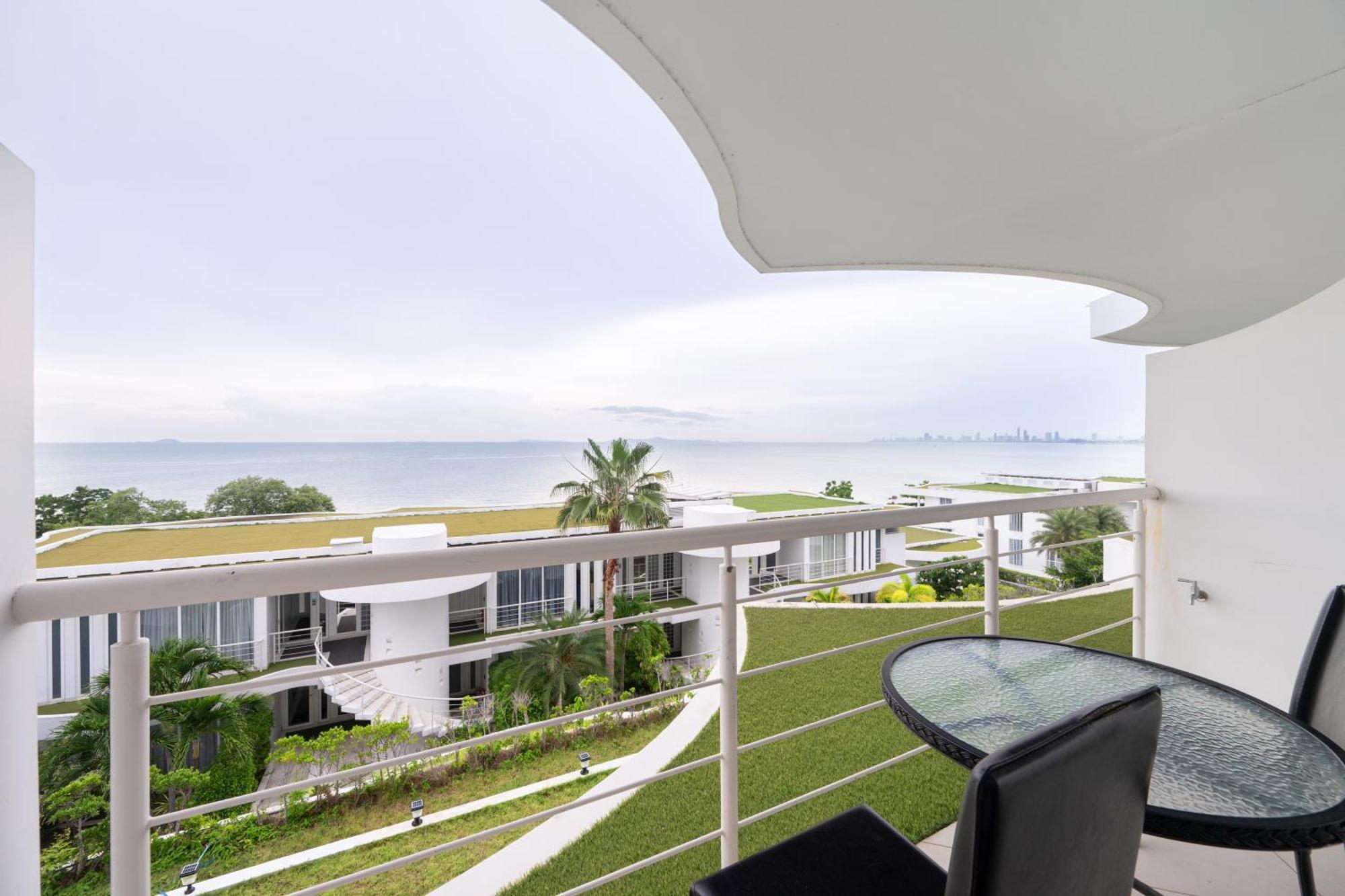 Pure Sunset Beach - Ocean View Room, Pattaya Na Chom Thian Exteriör bild