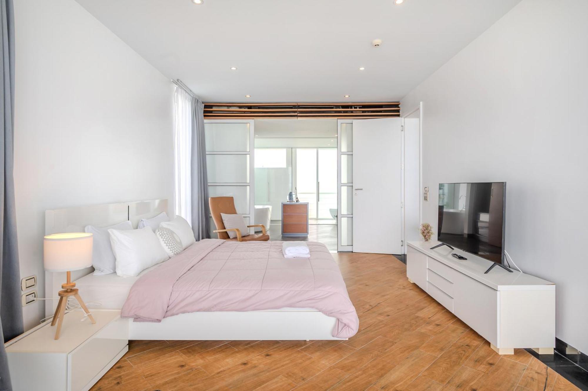 Pure Sunset Beach - Ocean View Room, Pattaya Na Chom Thian Exteriör bild