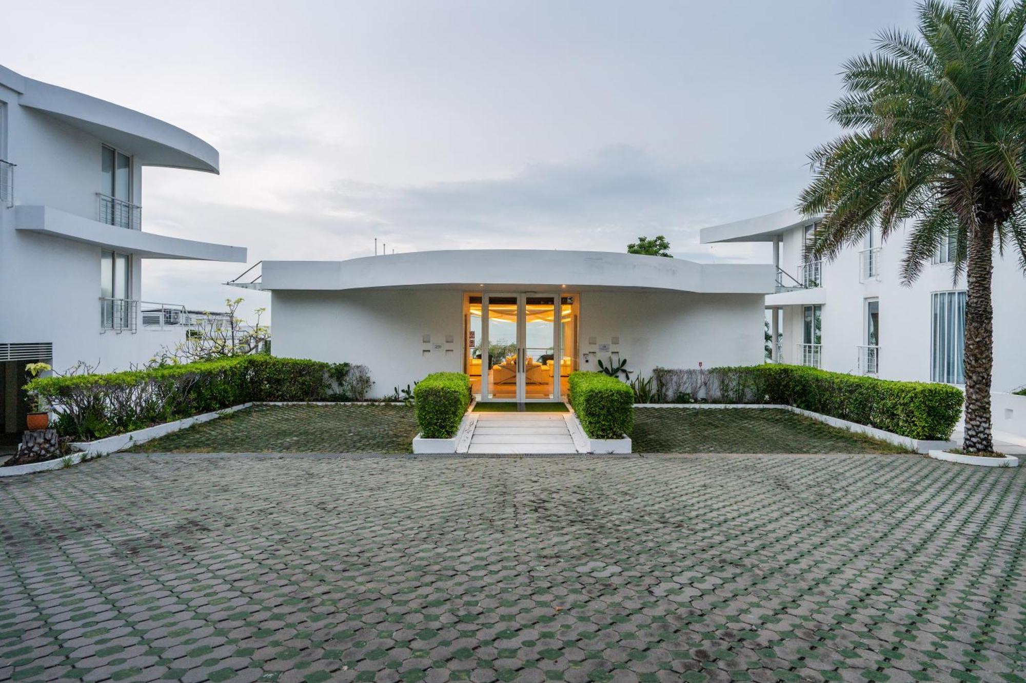 Pure Sunset Beach - Ocean View Room, Pattaya Na Chom Thian Exteriör bild